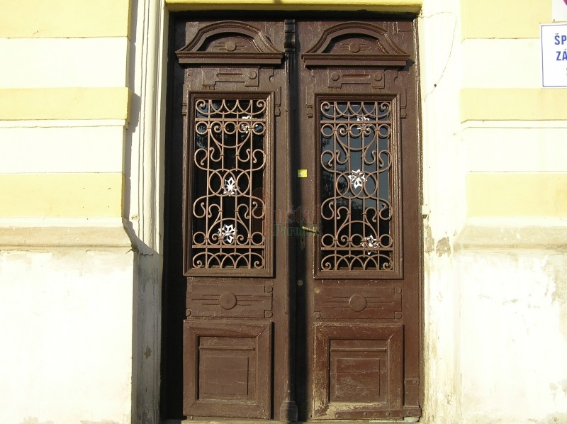 pôvodné dvere v ŠZŠ v Rimavskej Sobote